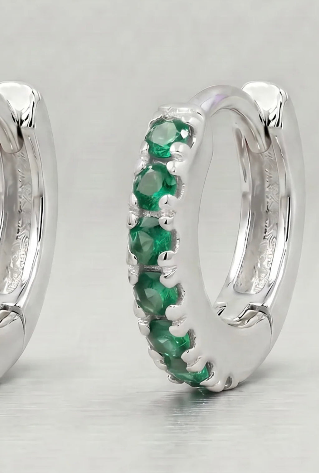 Sterling Silver Emerald Green CZ Huggie Hoop Earrings – 10mm