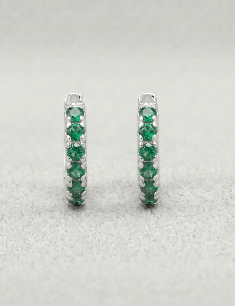 Sterling Silver Emerald Green CZ Huggie Hoop Earrings – 10mm