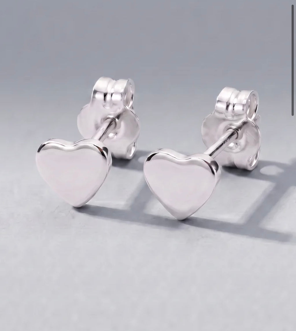 Sterling silver polished heart stud earrings pair
